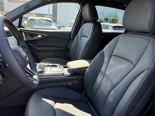 new 2025 Audi Q7 car, priced at $64,982