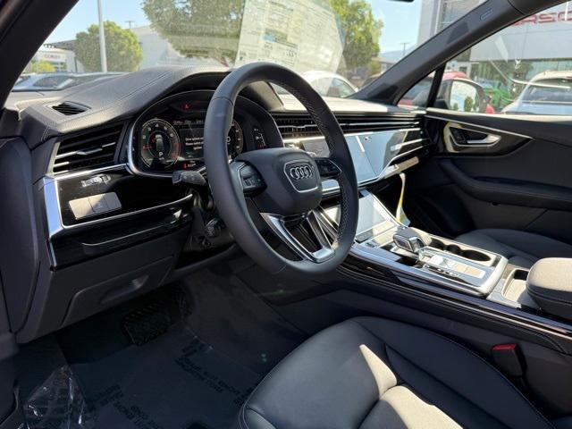 new 2025 Audi Q7 car, priced at $64,982