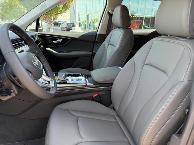 new 2025 Audi Q7 car, priced at $63,304