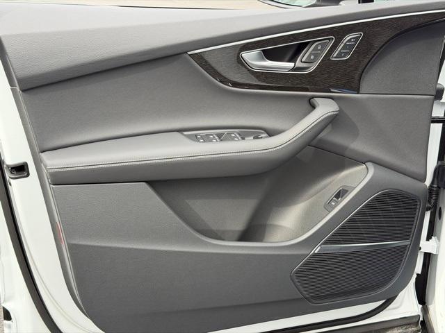 new 2026 Audi Q7 car, priced at $79,005