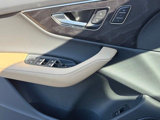 new 2026 Audi Q7 car, priced at $77,940