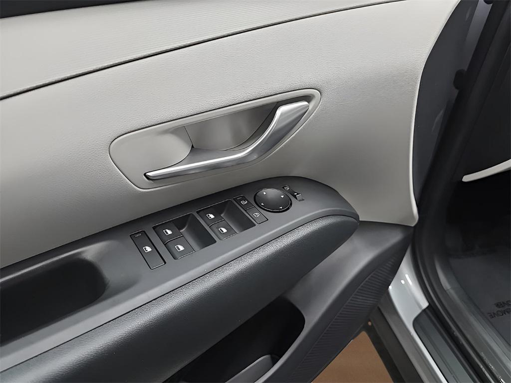 new 2026 Hyundai TUCSON Hybrid car, priced at $31,600