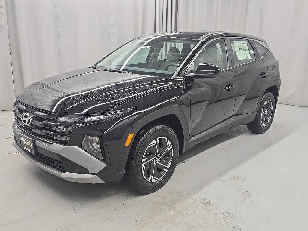 new 2026 Hyundai TUCSON Hybrid car, priced at $31,975