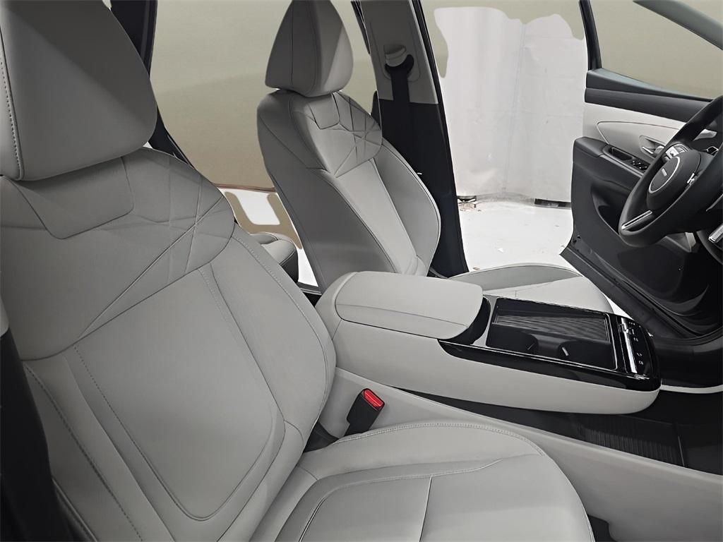 new 2026 Hyundai TUCSON Hybrid car, priced at $31,975