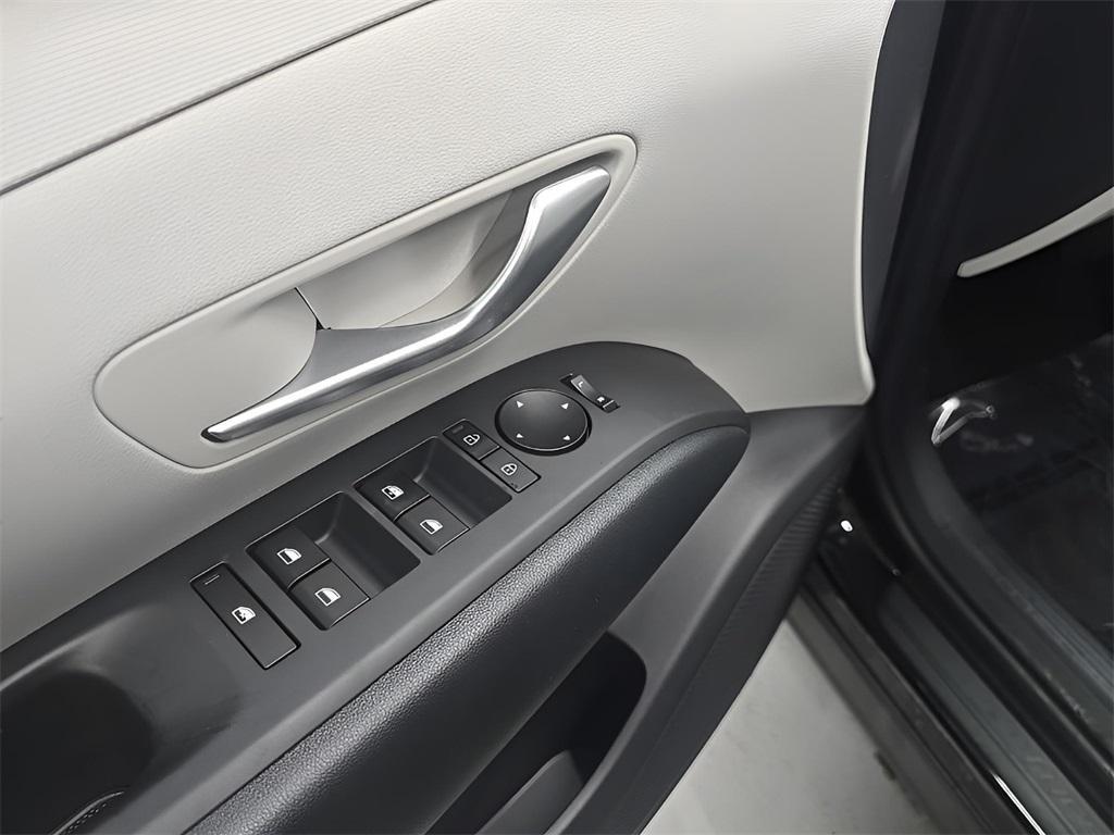 new 2026 Hyundai TUCSON Hybrid car, priced at $31,975