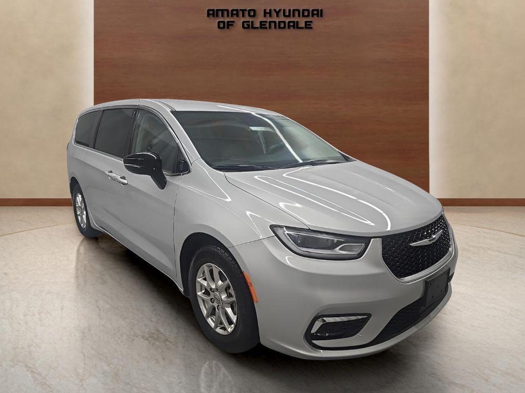 used 2024 Chrysler Pacifica car, priced at $27,495