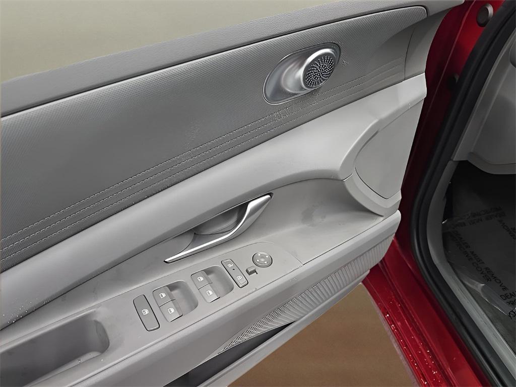 new 2026 Hyundai ELANTRA HEV car, priced at $25,785