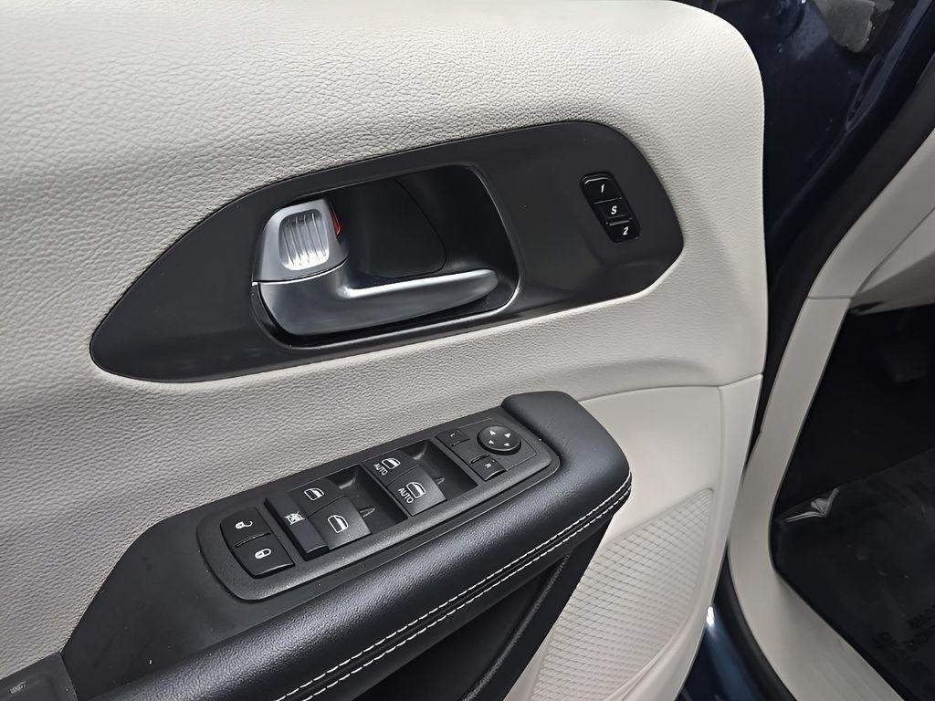 used 2024 Chrysler Pacifica car, priced at $26,375