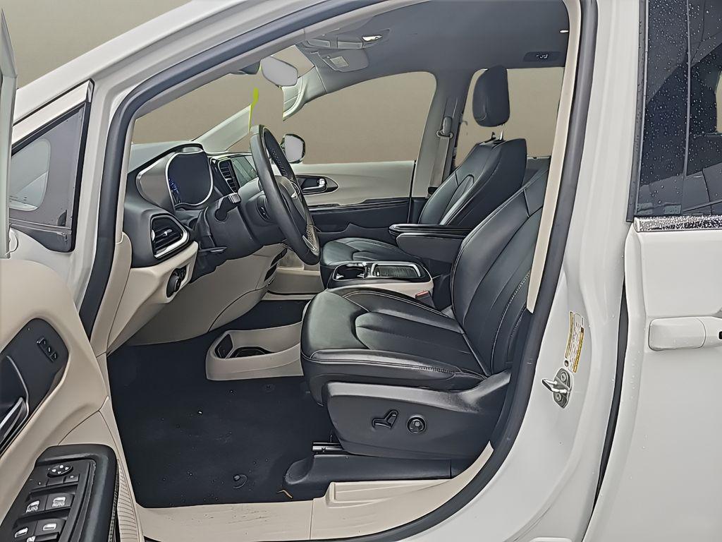 used 2024 Chrysler Pacifica car, priced at $25,750