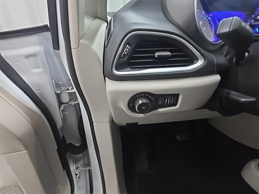 used 2024 Chrysler Pacifica car, priced at $28,795