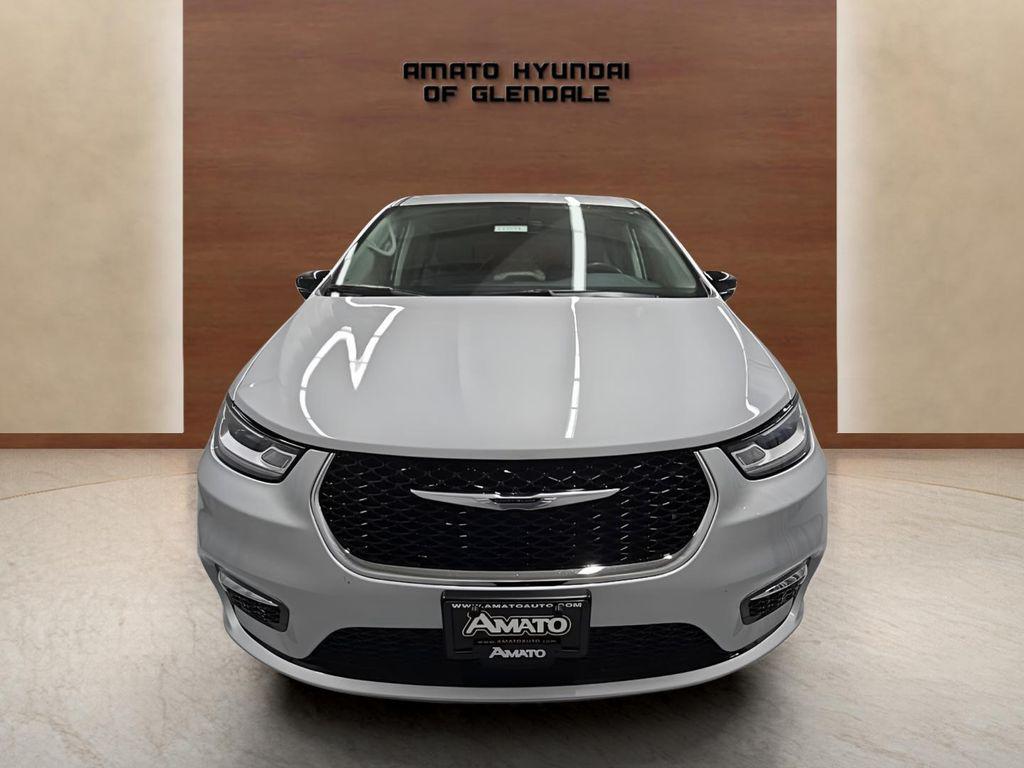 used 2024 Chrysler Pacifica car, priced at $27,495