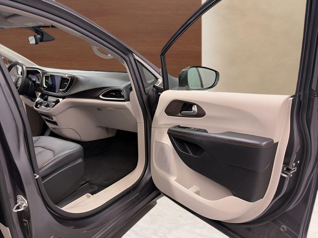 used 2017 Chrysler Pacifica car, priced at $13,795