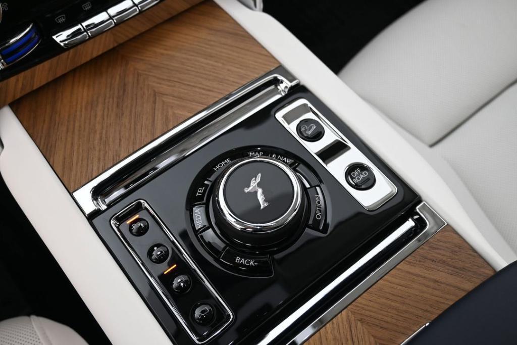 new 2026 Rolls-Royce Cullinan car, priced at $513,653