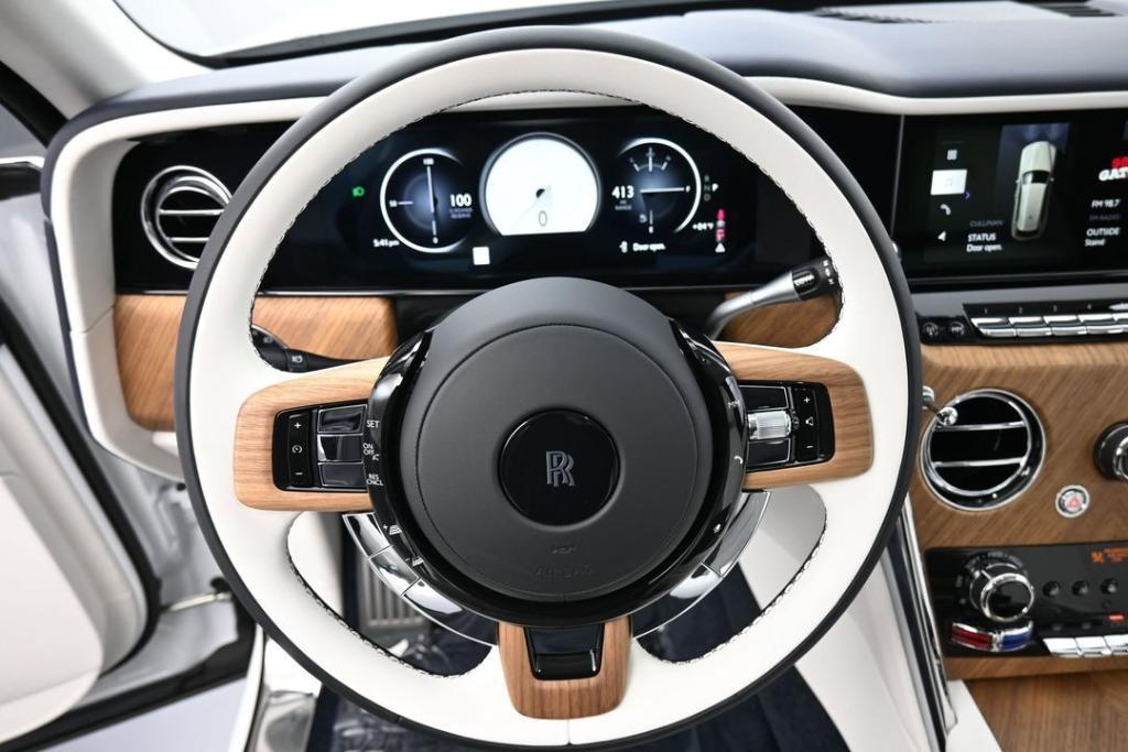 new 2026 Rolls-Royce Cullinan car, priced at $513,653