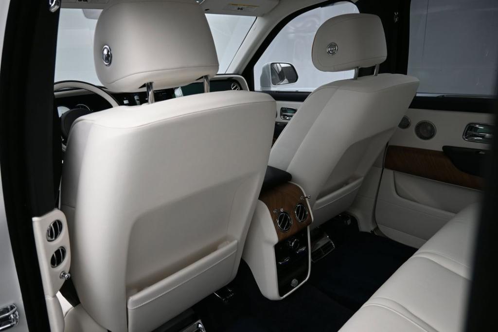 new 2026 Rolls-Royce Cullinan car, priced at $513,653