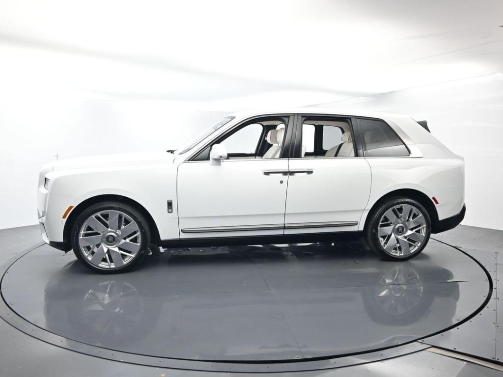 new 2026 Rolls-Royce Cullinan car, priced at $513,653