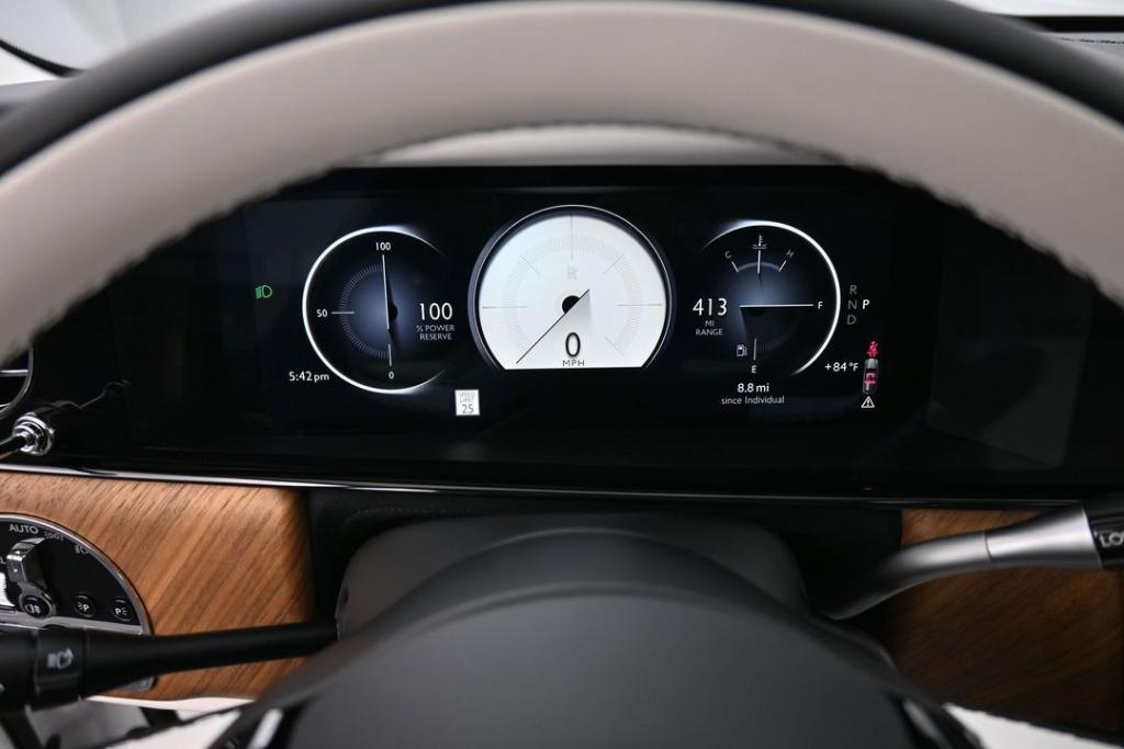 new 2026 Rolls-Royce Cullinan car, priced at $513,653