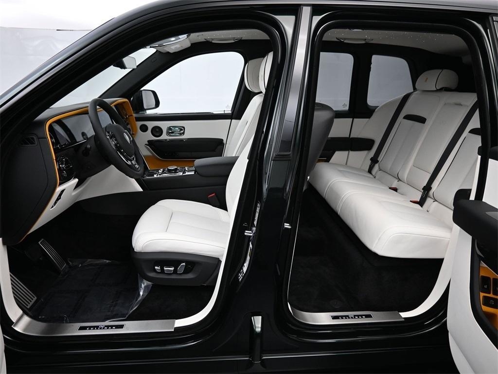 new 2026 Rolls-Royce Cullinan car, priced at $564,050