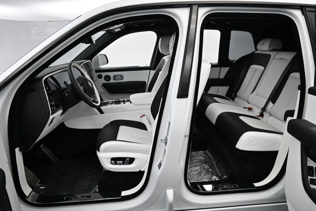 used 2025 Rolls-Royce Cullinan car, priced at $521,603
