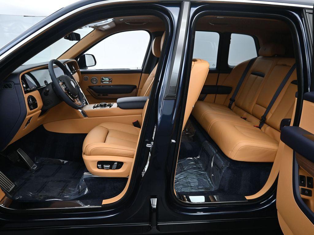 new 2026 Rolls-Royce Cullinan car, priced at $494,950