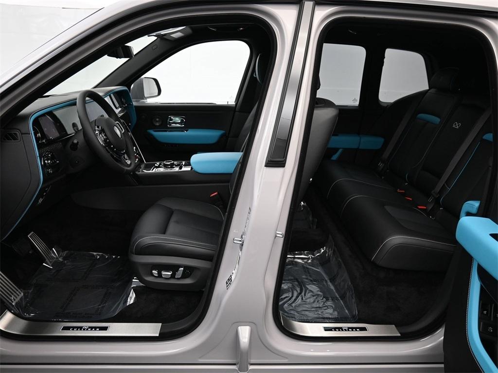new 2026 Rolls-Royce Cullinan car, priced at $554,750