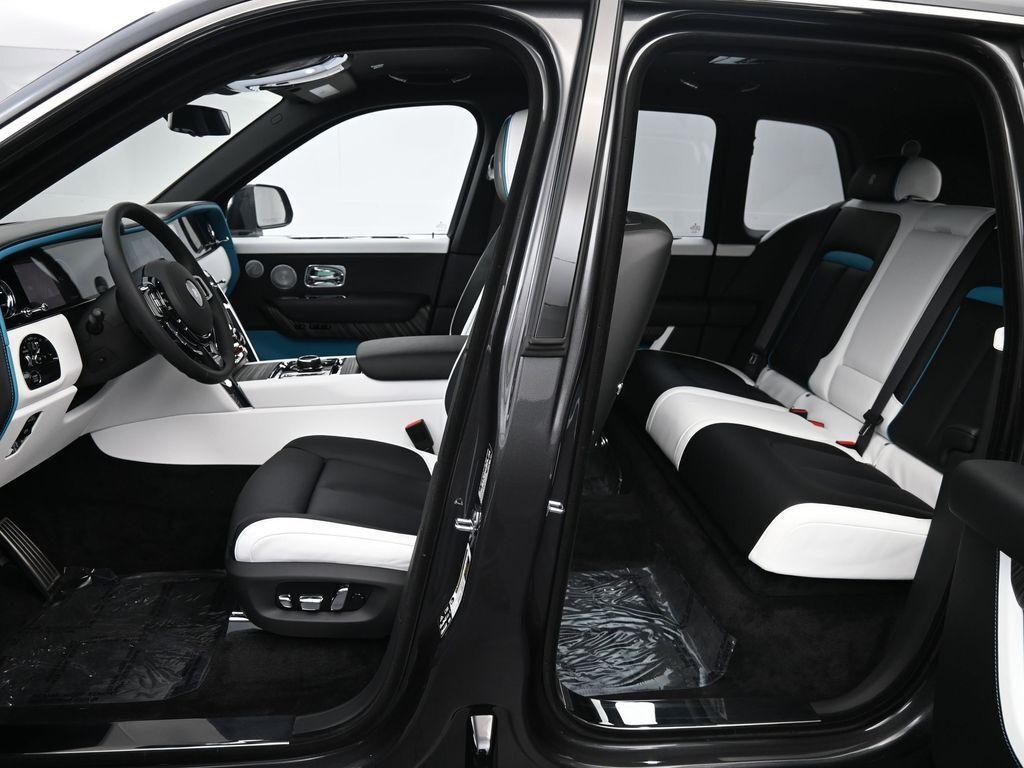 new 2026 Rolls-Royce Cullinan car, priced at $519,650