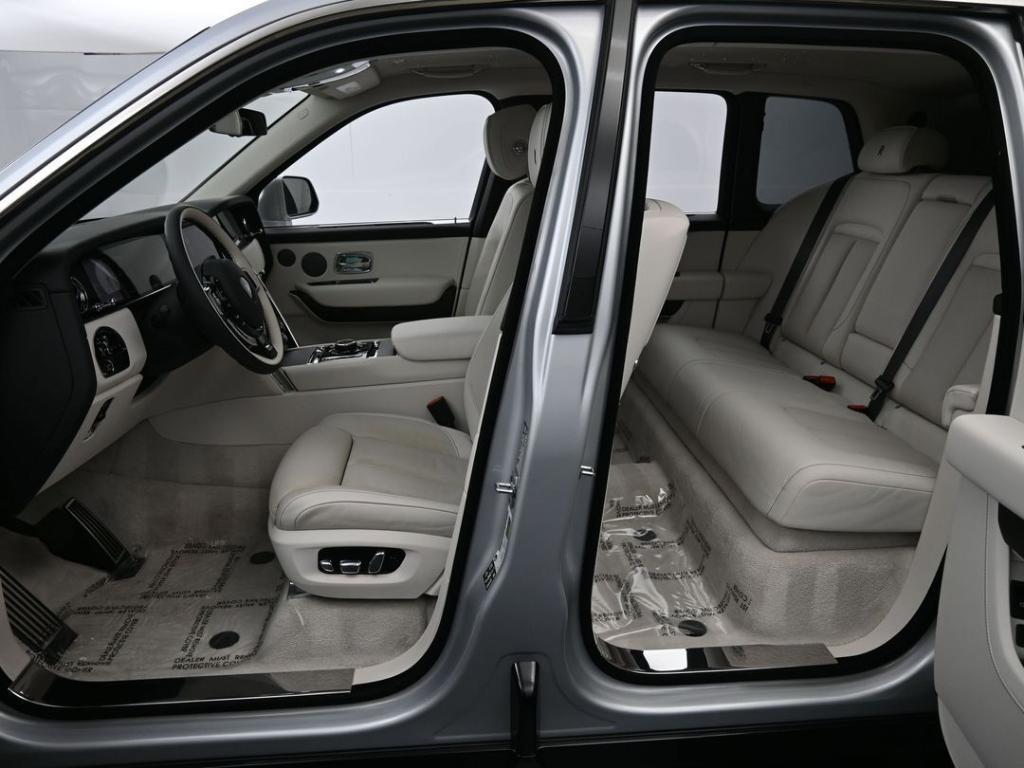 used 2025 Rolls-Royce Cullinan car, priced at $409,900