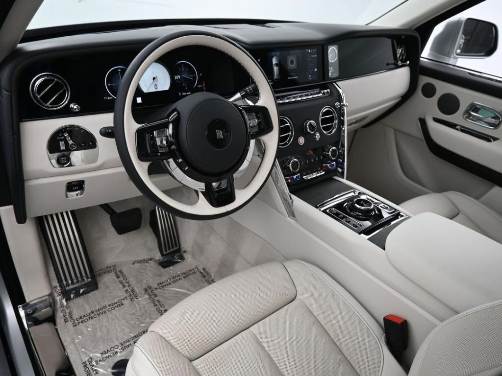 used 2025 Rolls-Royce Cullinan car, priced at $409,900