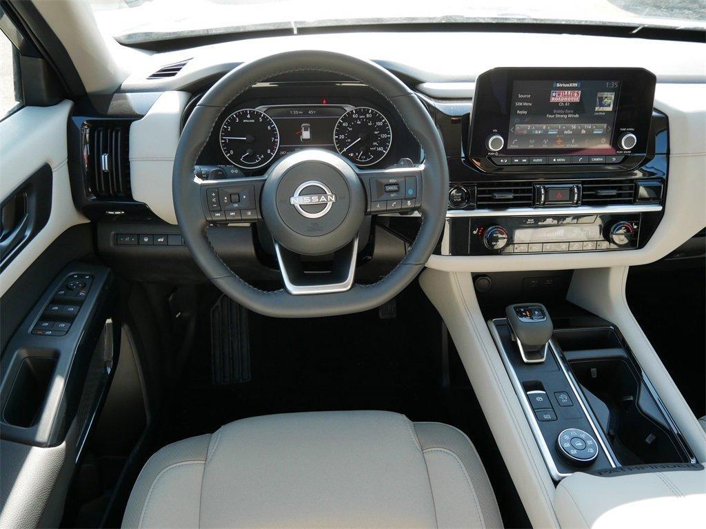 new 2025 Nissan Pathfinder car, priced at $40,000