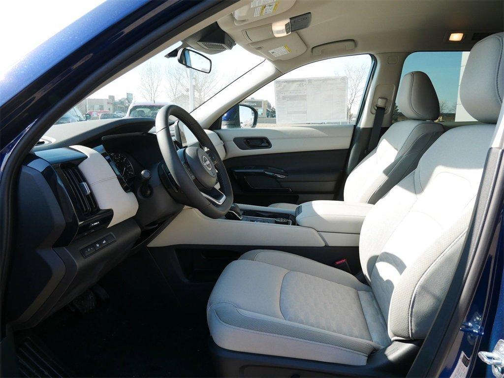new 2025 Nissan Pathfinder car, priced at $40,000