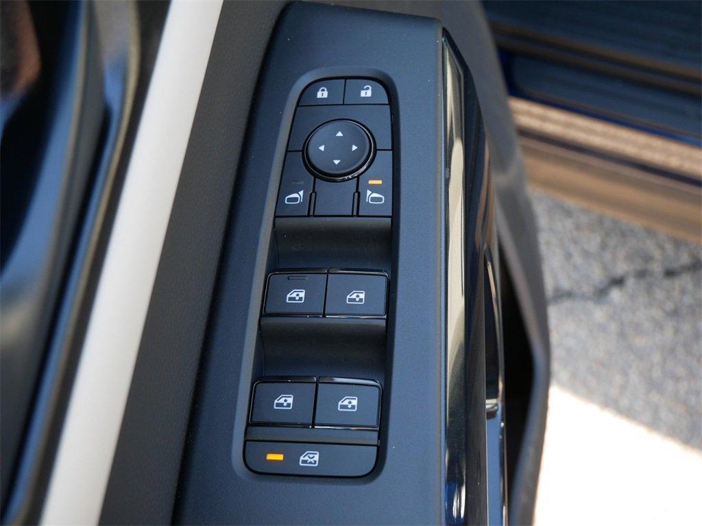 new 2025 Nissan Pathfinder car, priced at $40,000