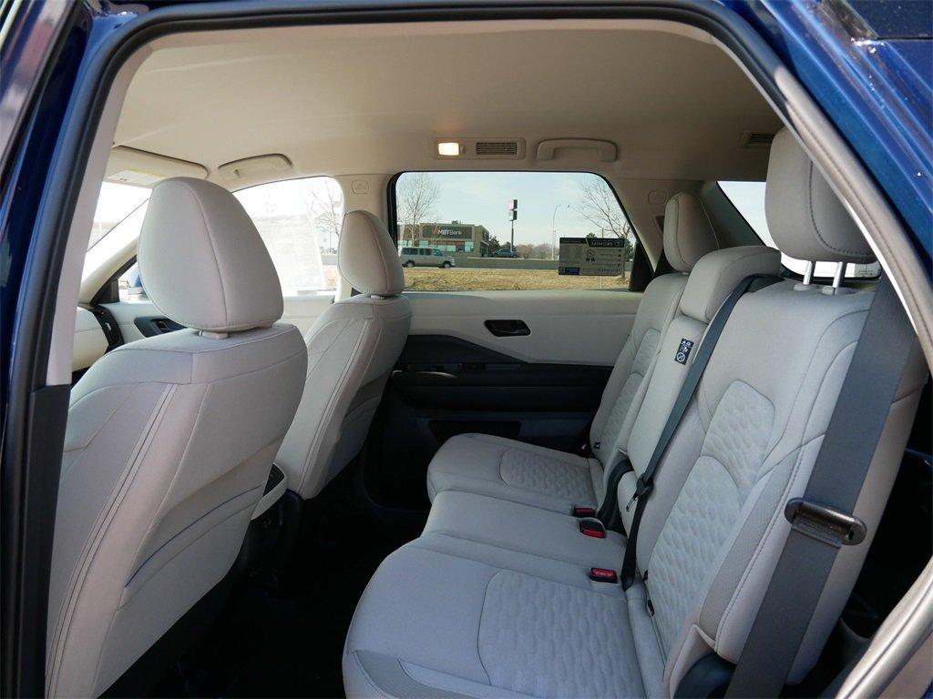 new 2025 Nissan Pathfinder car, priced at $40,000