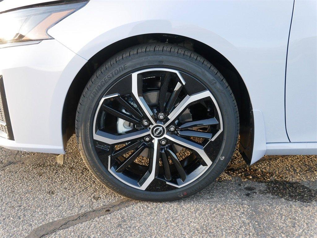 new 2025 Nissan Altima car, priced at $30,500