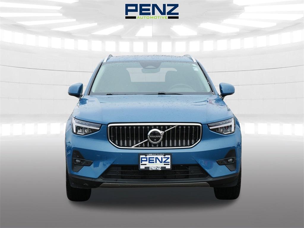 used 2025 Volvo XC40 car, priced at $31,000