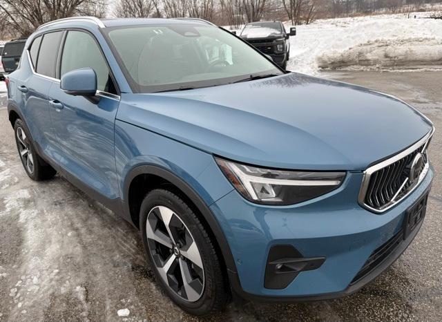 used 2025 Volvo XC40 car, priced at $31,998