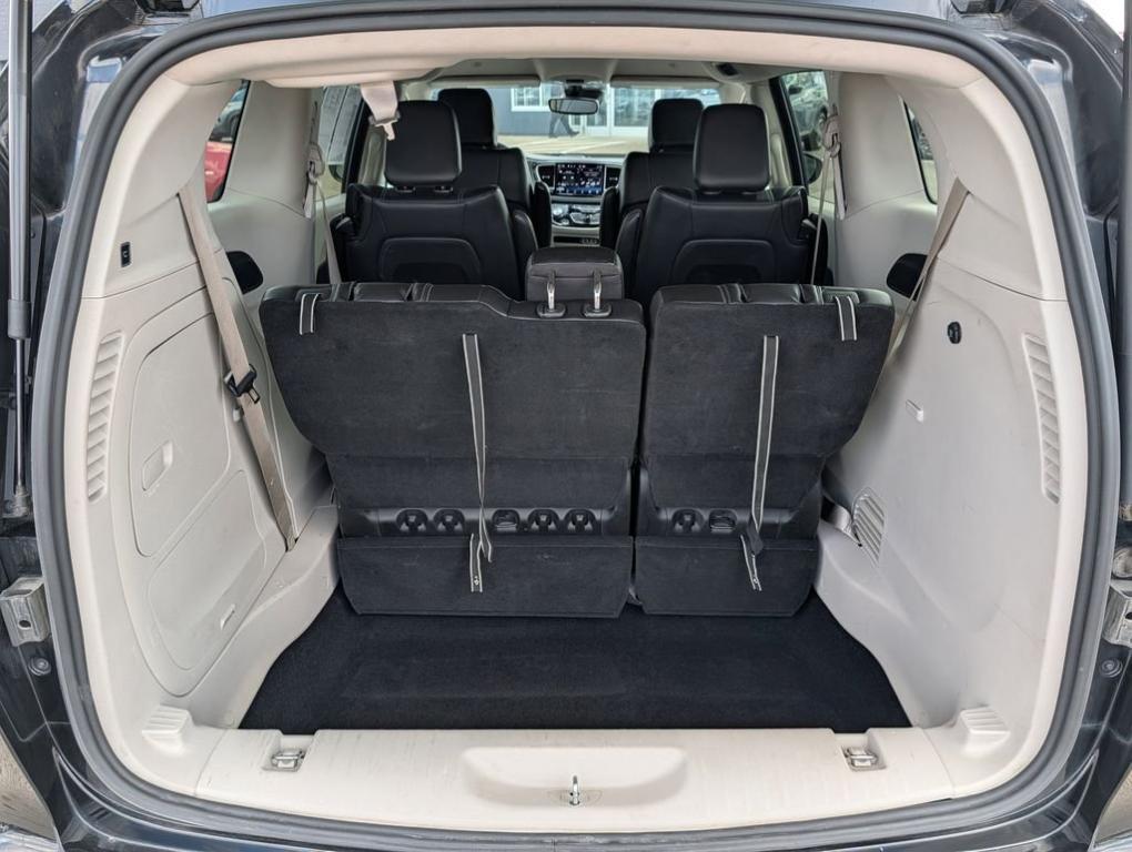 used 2023 Chrysler Pacifica Hybrid car, priced at $25,000