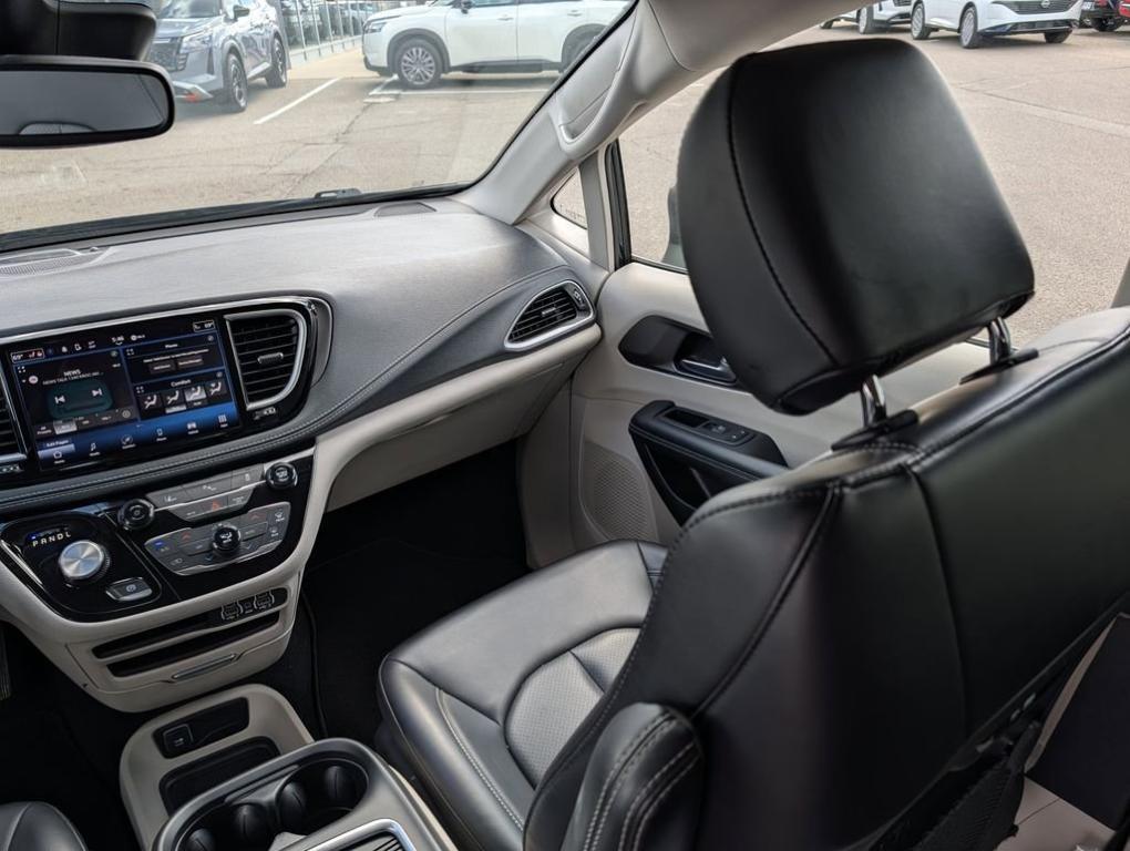 used 2023 Chrysler Pacifica Hybrid car, priced at $25,000