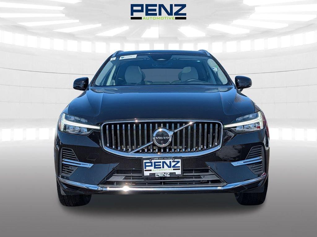 used 2023 Volvo XC60 Recharge Plug-In Hybrid car, priced at $38,000