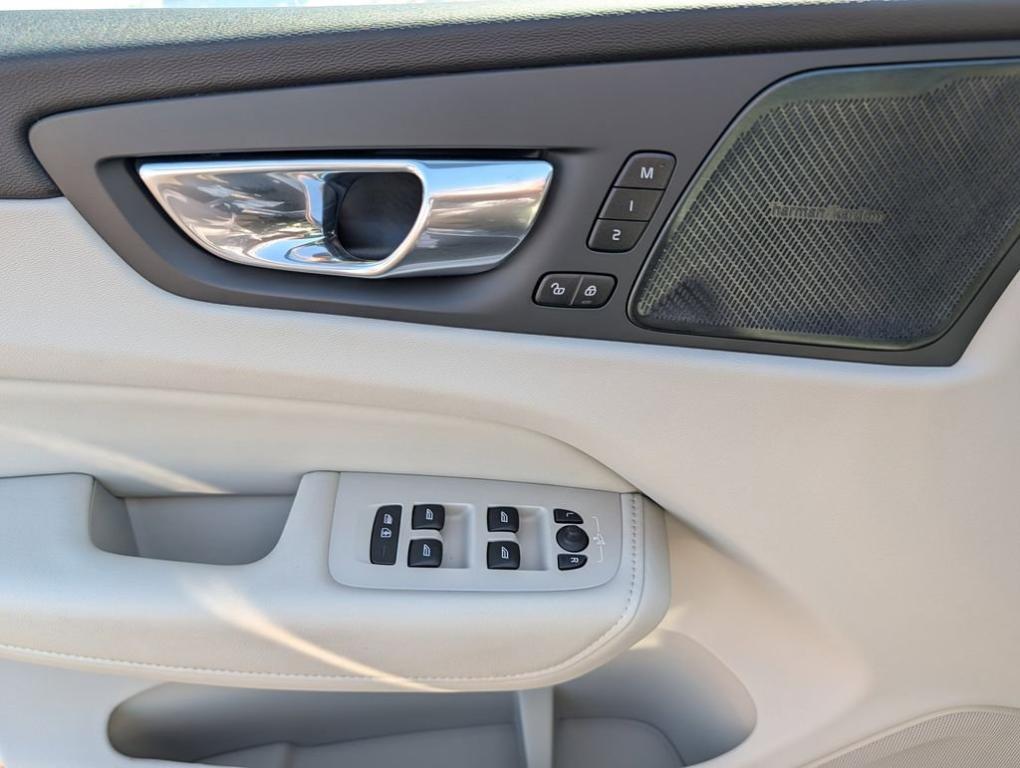 used 2023 Volvo XC60 Recharge Plug-In Hybrid car, priced at $38,000