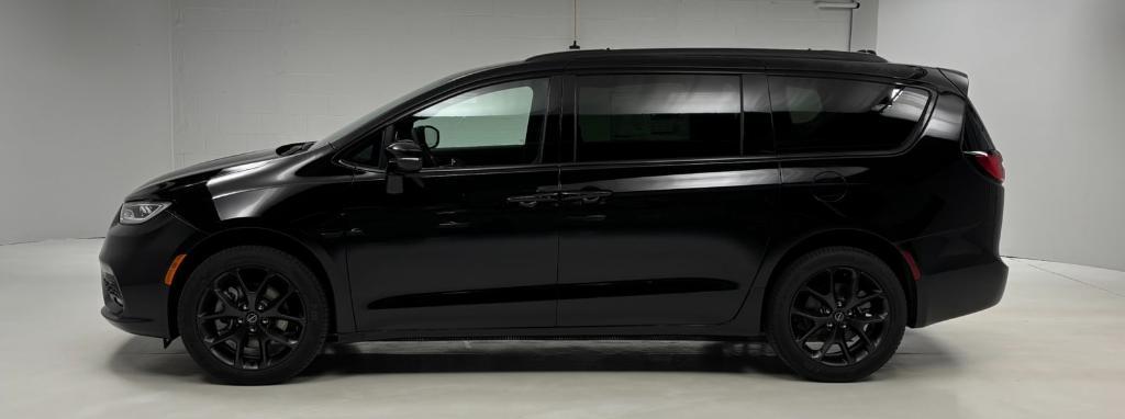 new 2026 Chrysler Pacifica car, priced at $55,633
