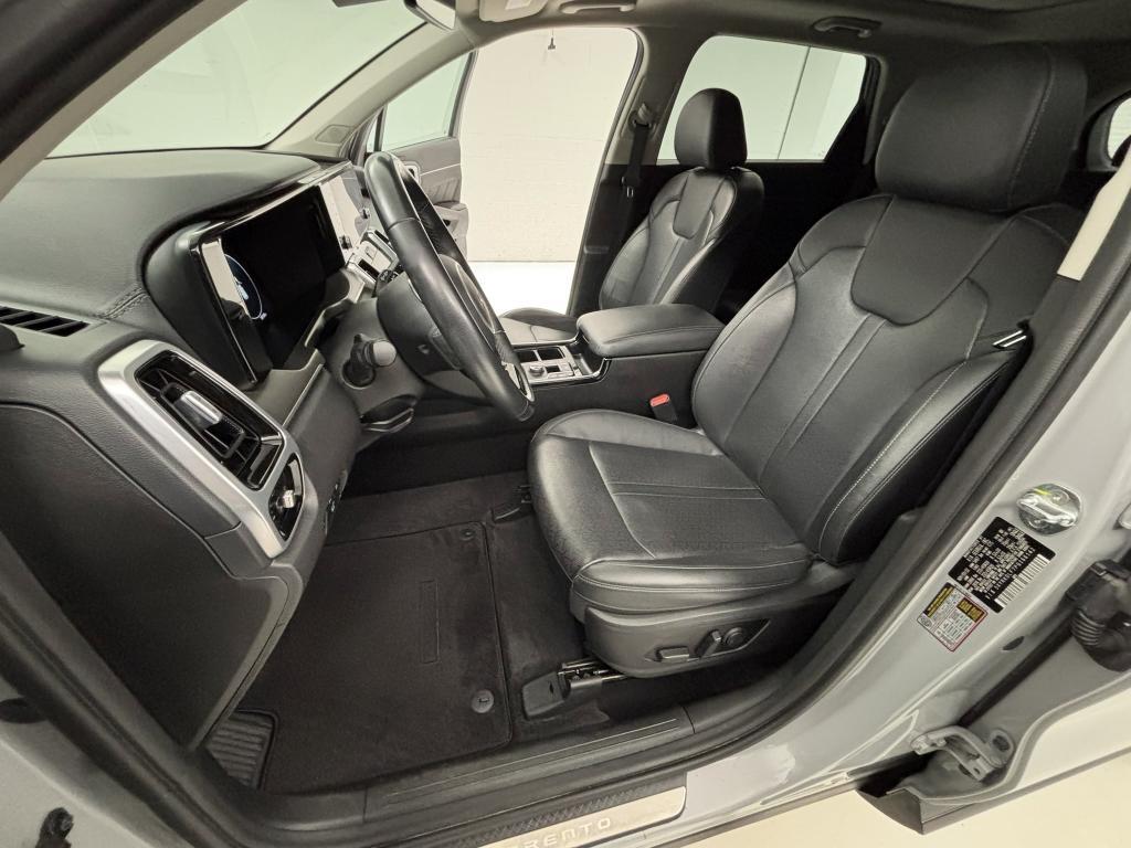 used 2023 Kia Sorento car, priced at $29,874