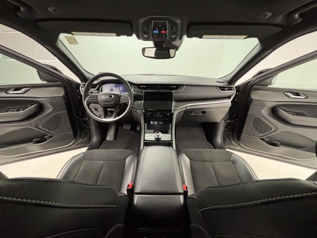 used 2024 Jeep Grand Cherokee car, priced at $36,389