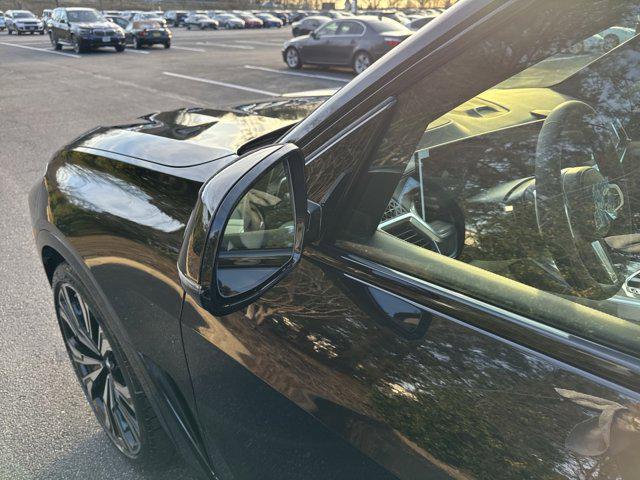 new 2026 BMW X7 car, priced at $109,780