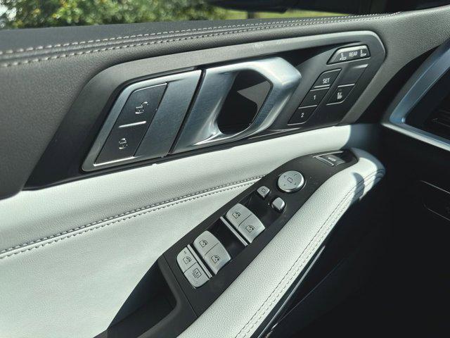 new 2026 BMW X7 car, priced at $97,105