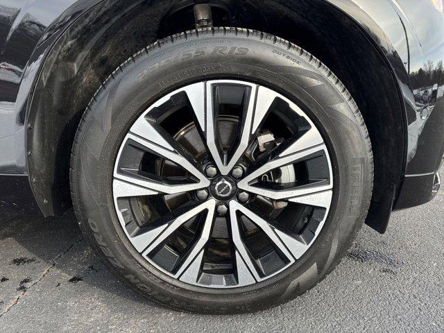 used 2025 Volvo XC60 car, priced at $31,500