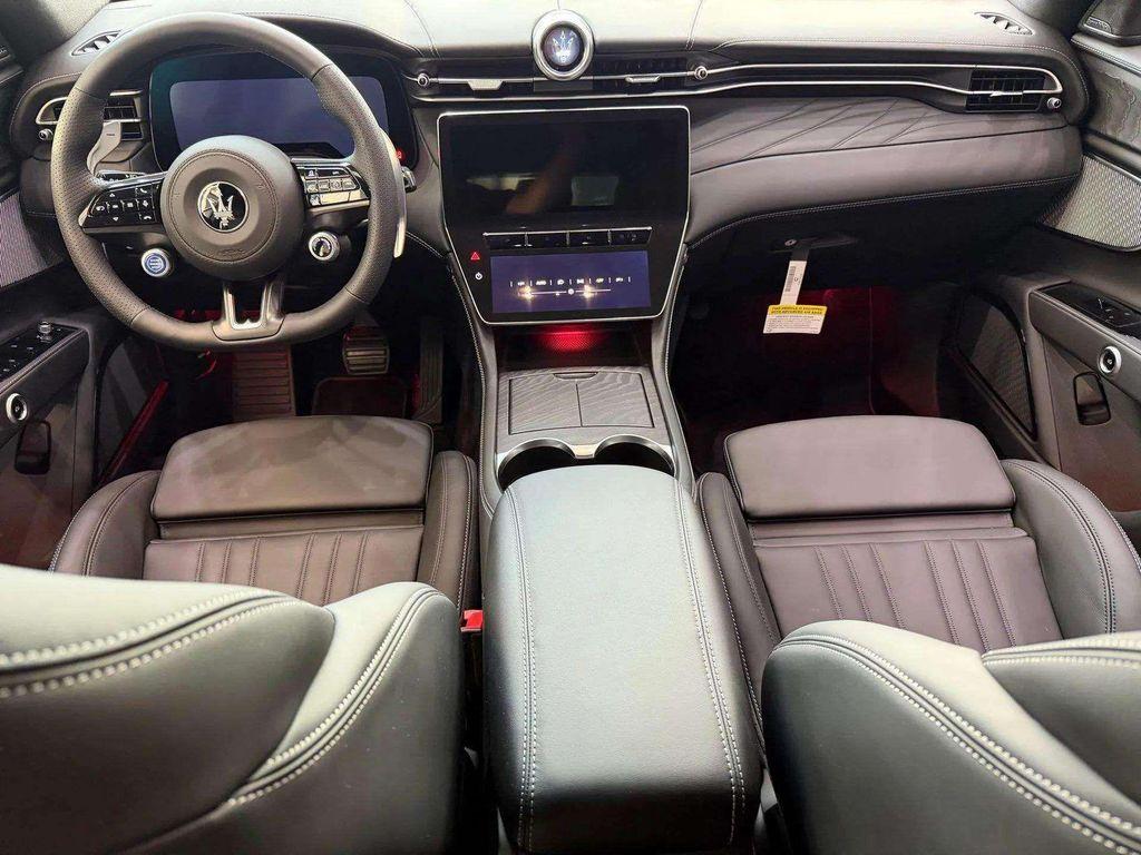new 2025 Maserati Grecale car, priced at $82,655