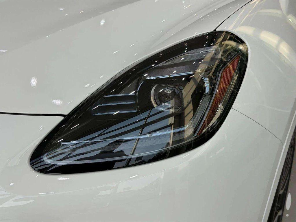 new 2025 Maserati Grecale car, priced at $82,655