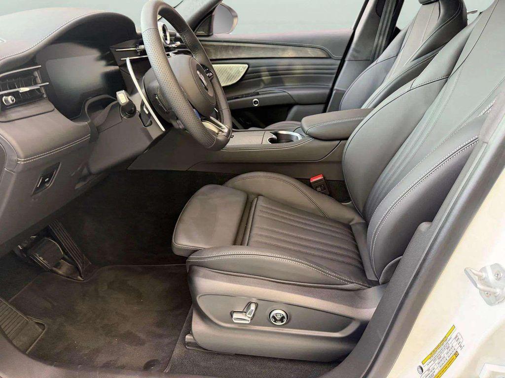 new 2025 Maserati Grecale car, priced at $82,655