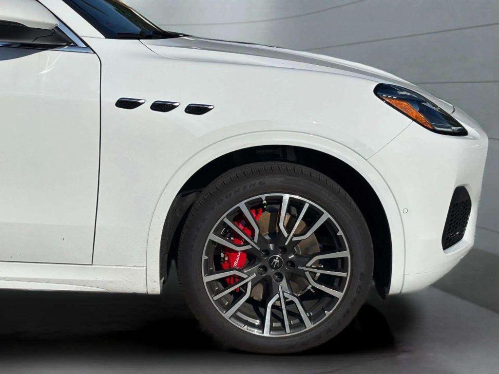 new 2025 Maserati Grecale car, priced at $84,845