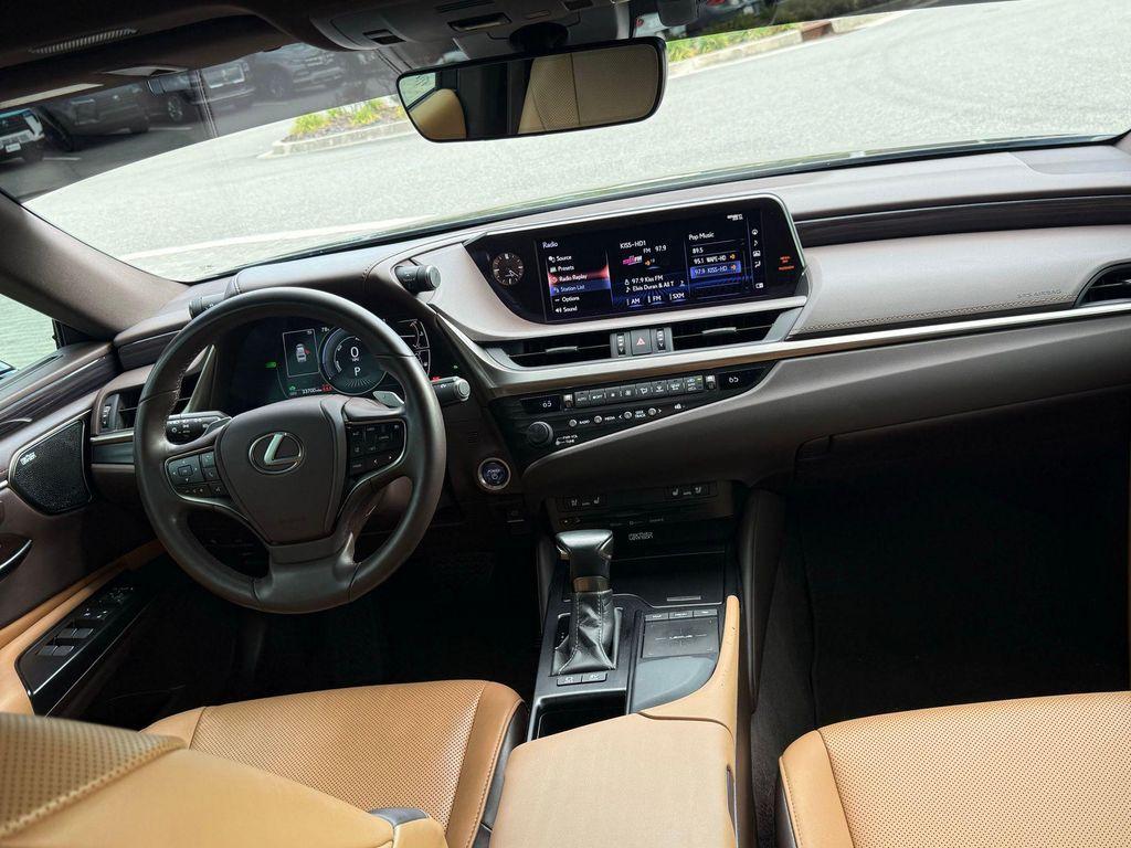 used 2020 Lexus ES 300h car, priced at $32,500